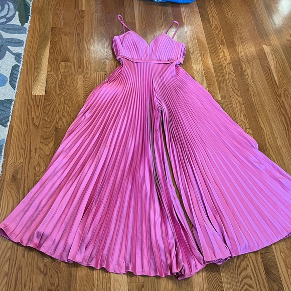 Mac Duggal Pleated Plunge Neck Wide Leg Jumpsuit Size 6 NWT - Picture 12 of 15